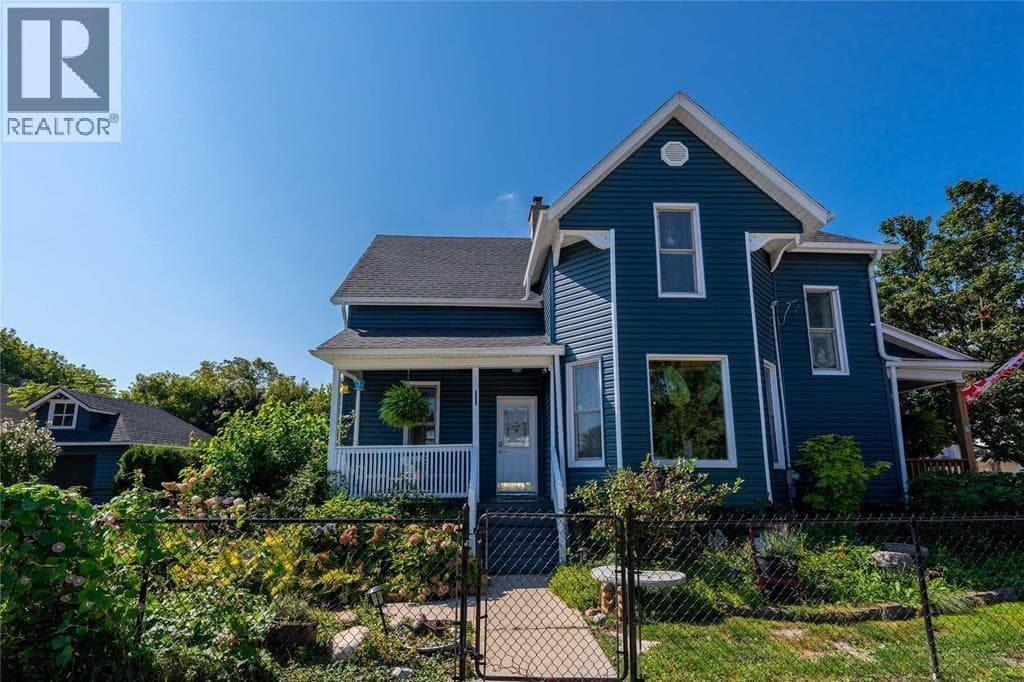 224 VIDAL STREET SOUTH in