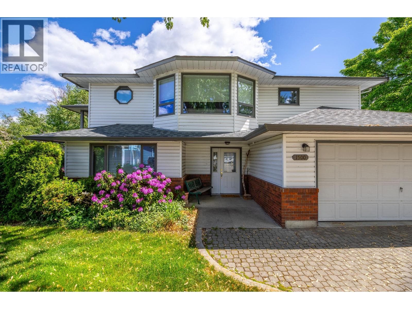 1500 Harding Street in