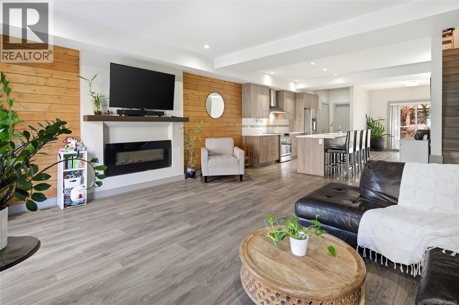 103 687 Strandlund Ave in Millwill-Selwyn