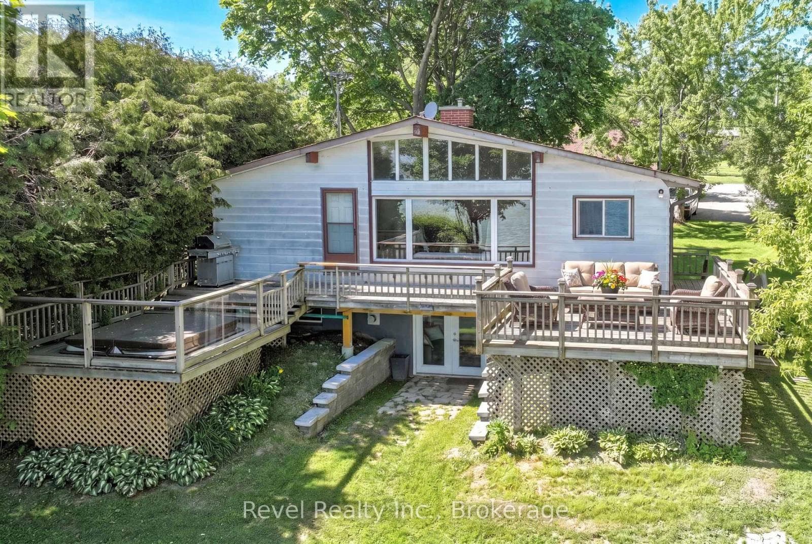 18 LAKEVIEW BOULEVARD in Mariposa