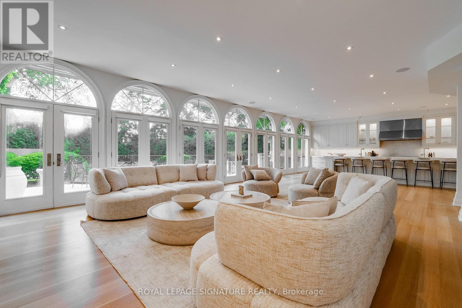 27 TEDDINGTON PARK AVENUE in Lawrence Park North