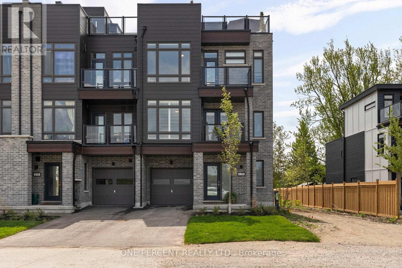 129 COLBORNE STREET E in