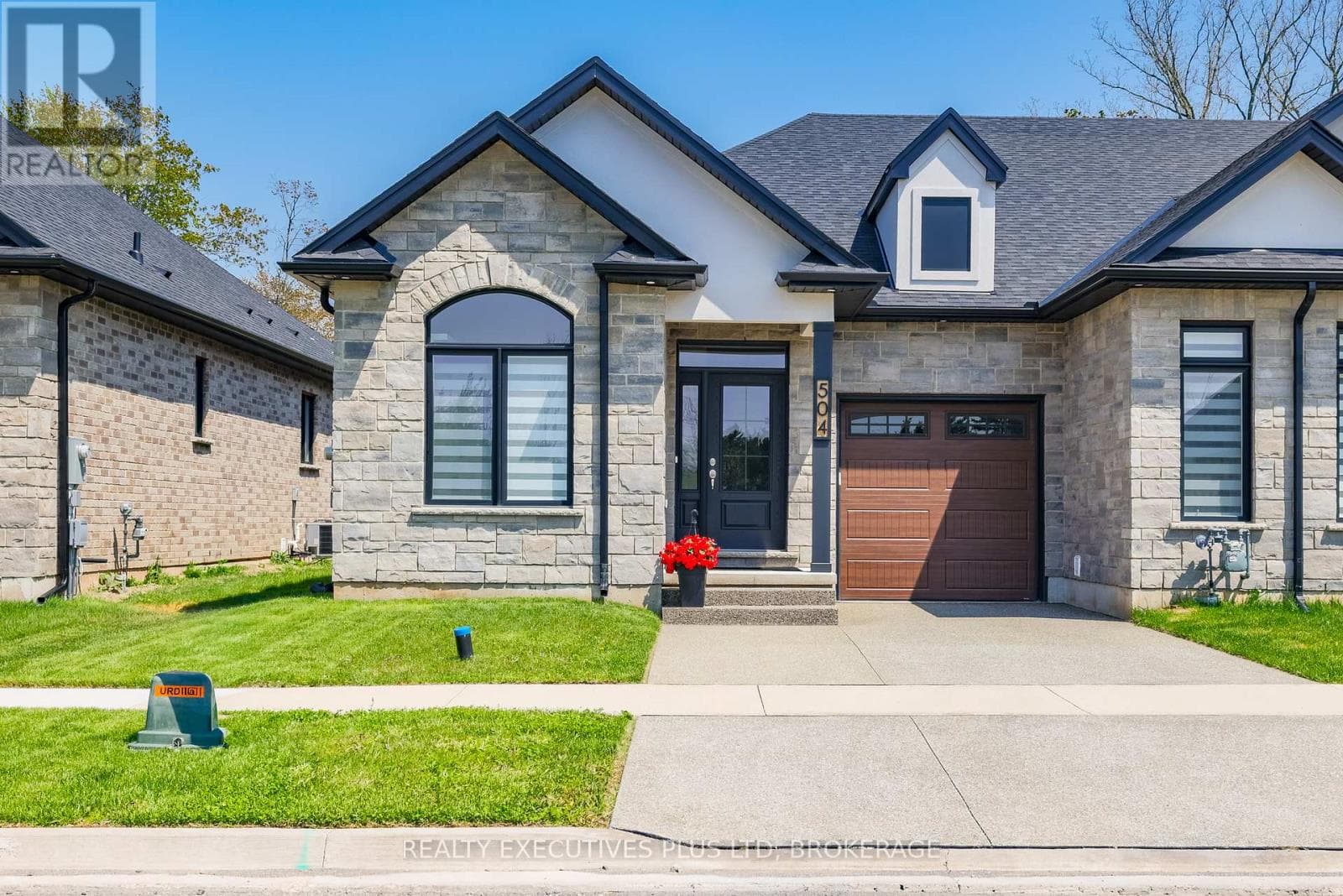 504 ROYAL RIDGE COURT in