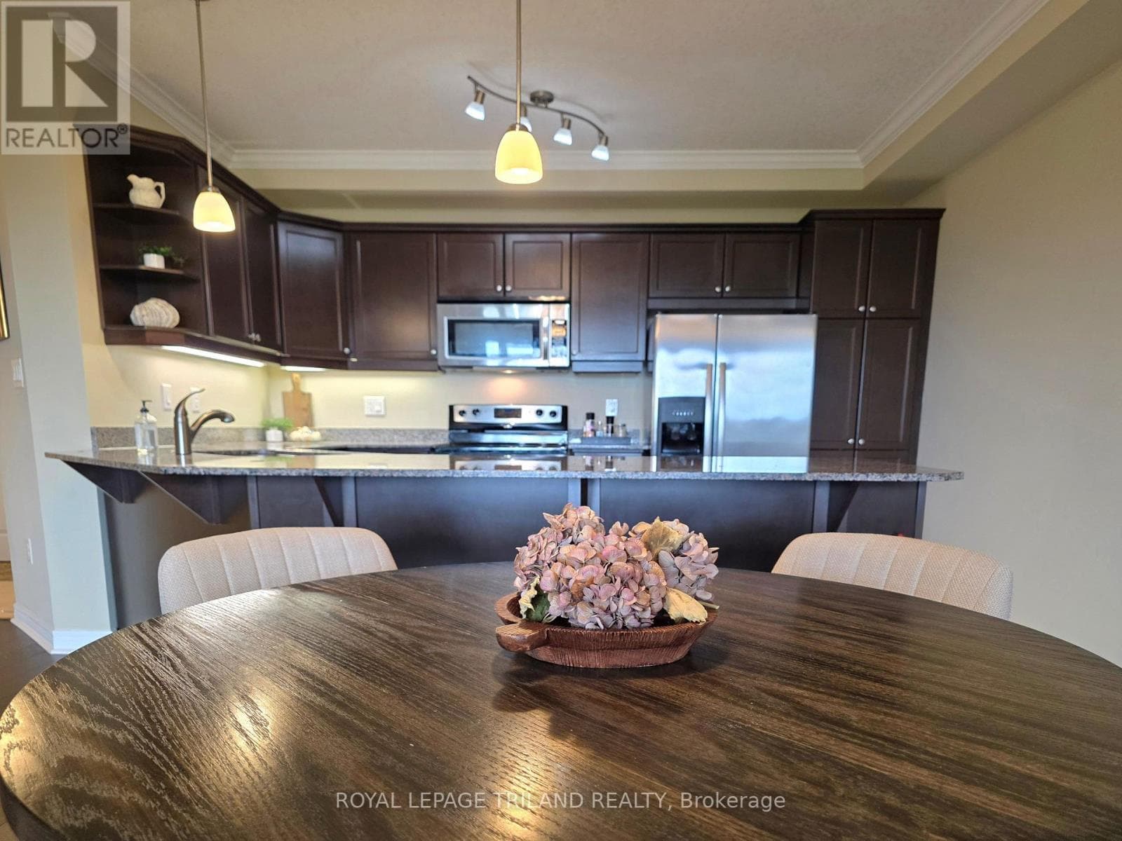 406 - 1030 CORONATION DRIVE in Hyde Park