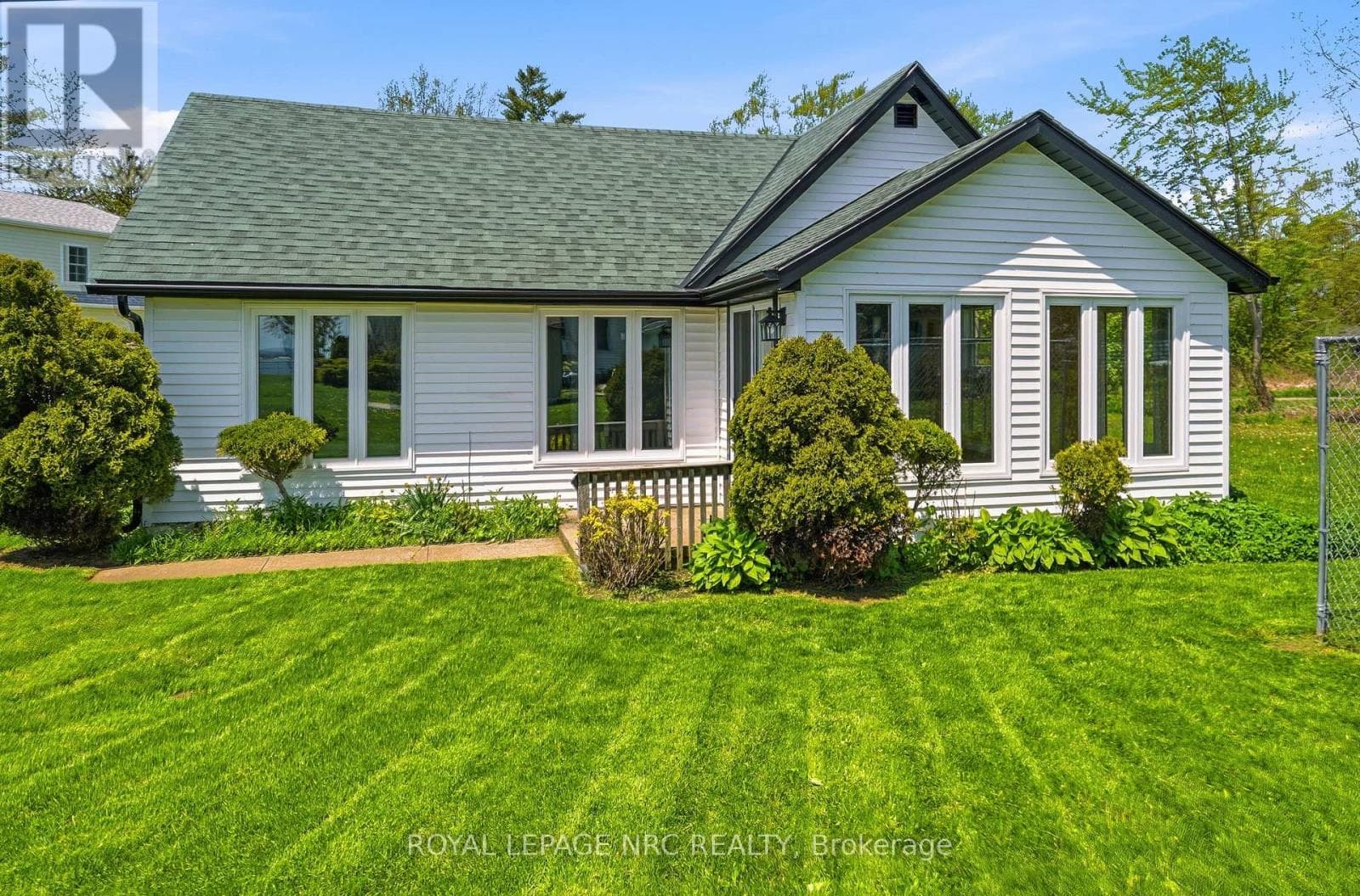 11 WHITE AVENUE in