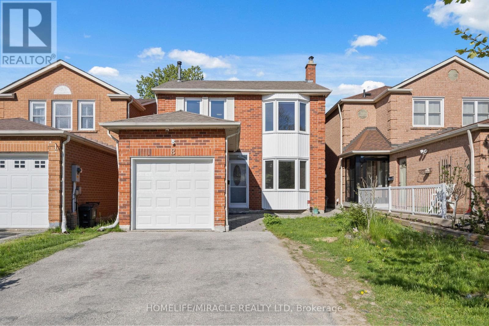 8 LANSBURY DRIVE in Agincourt North