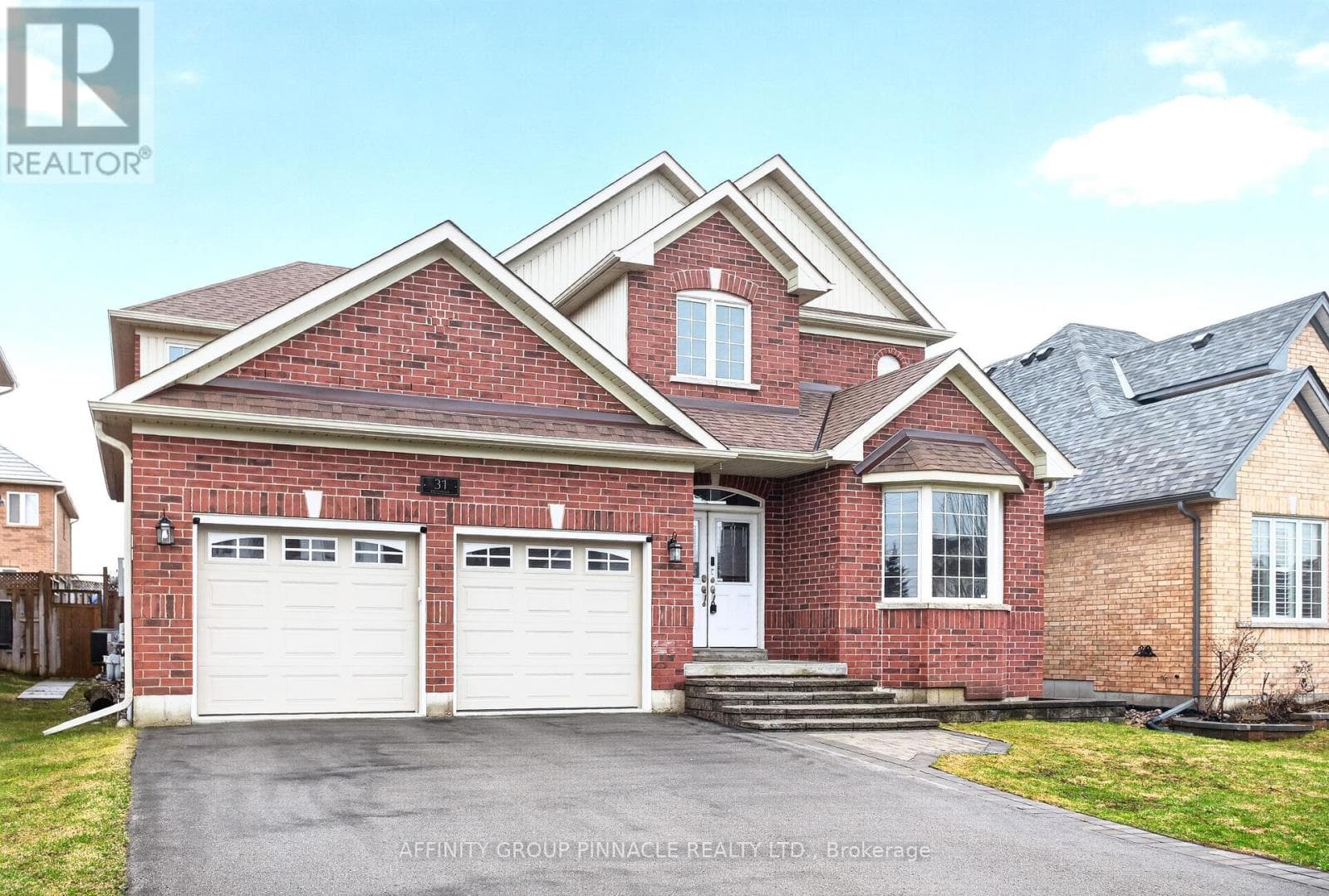 31 ELLIS CRESCENT in Lindsay