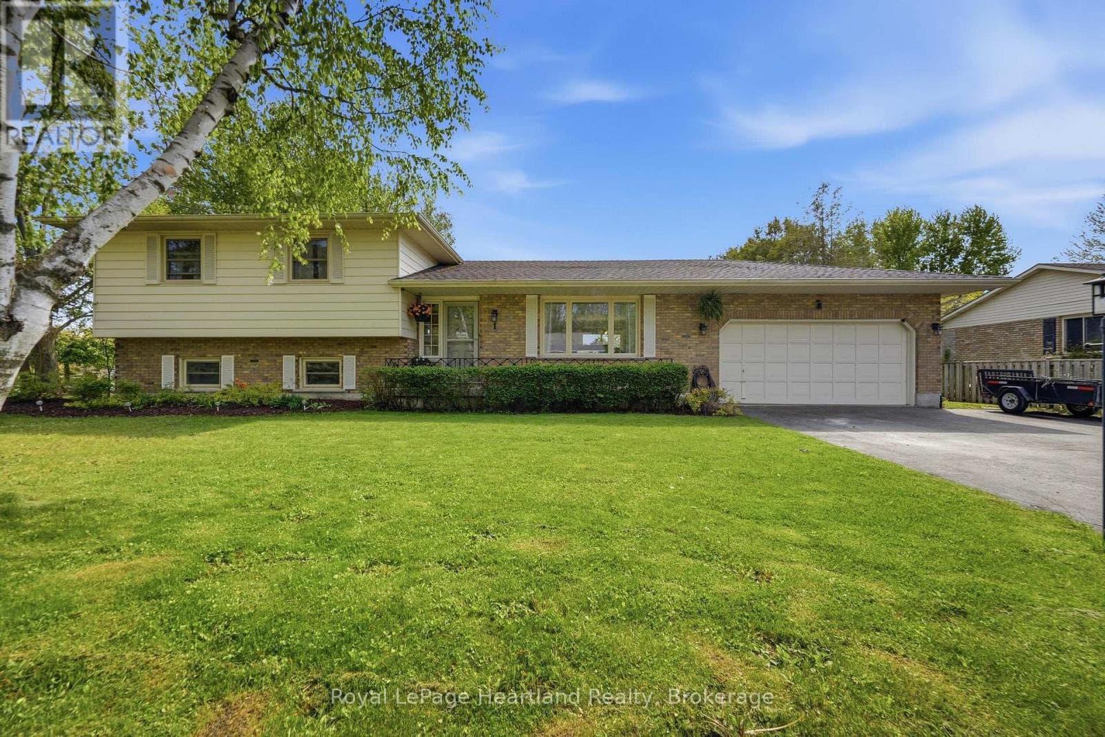 36589 DUNLOP DRIVE in