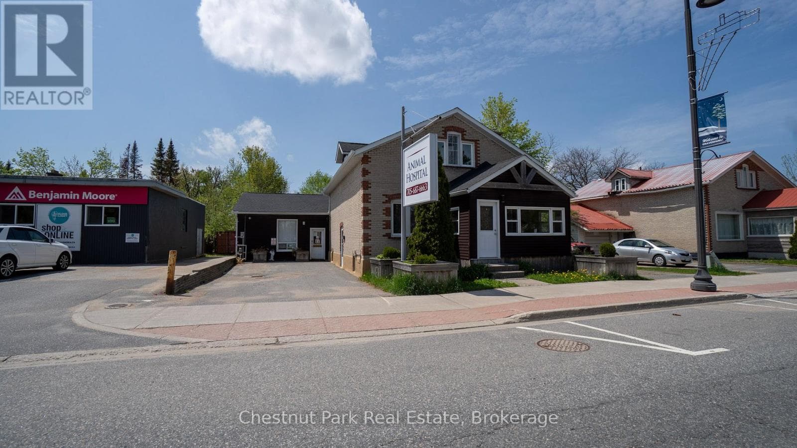571 MUSKOKA ROAD NORTH in