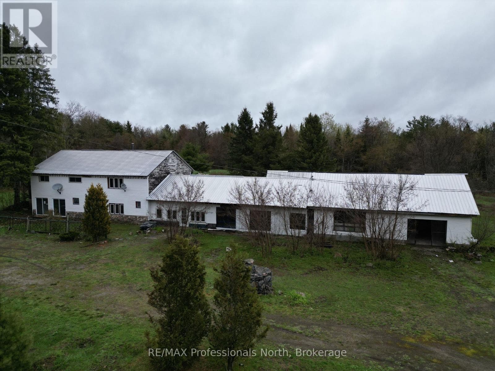 3044 GELERT ROAD in