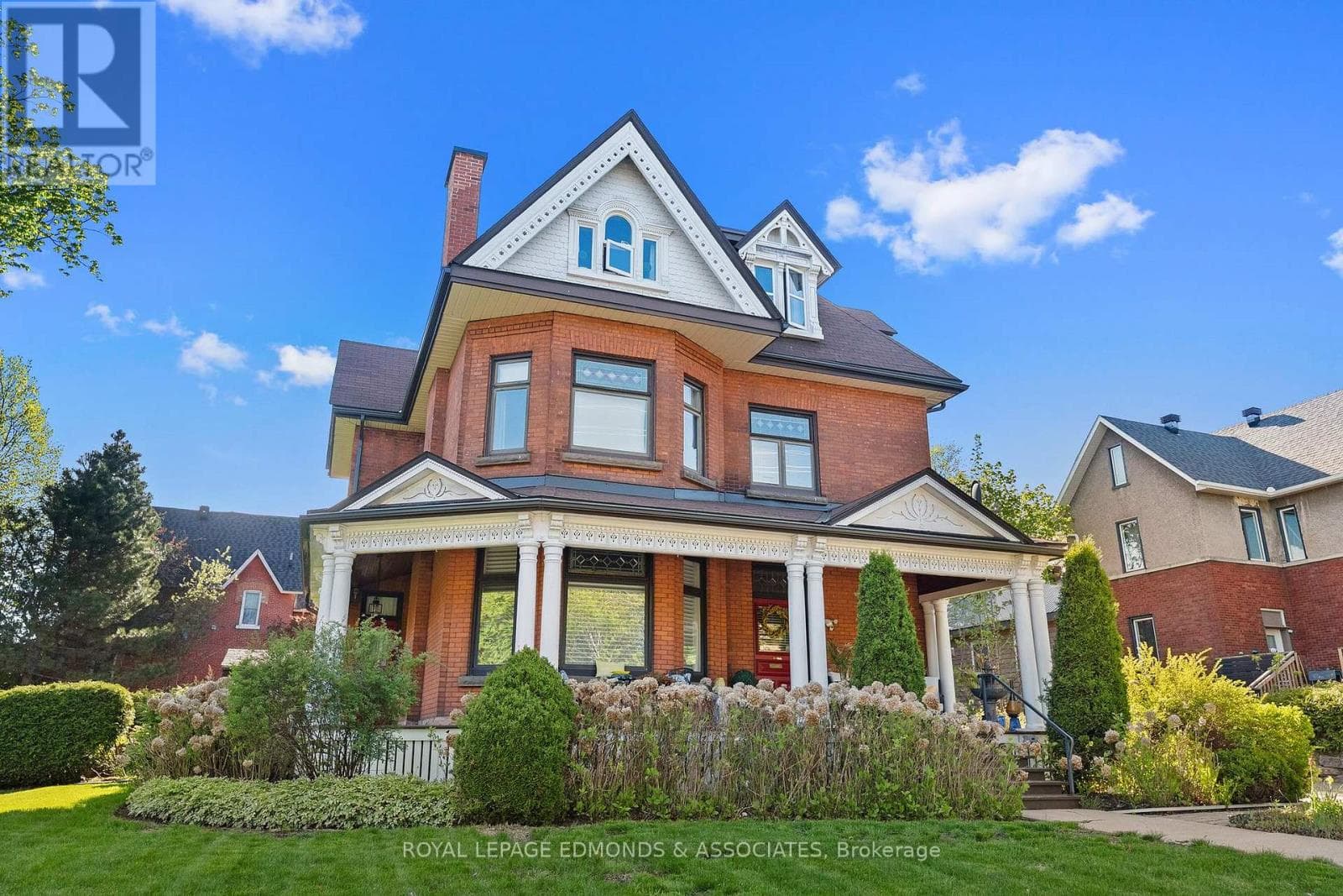 307 MAPLE AVENUE in
