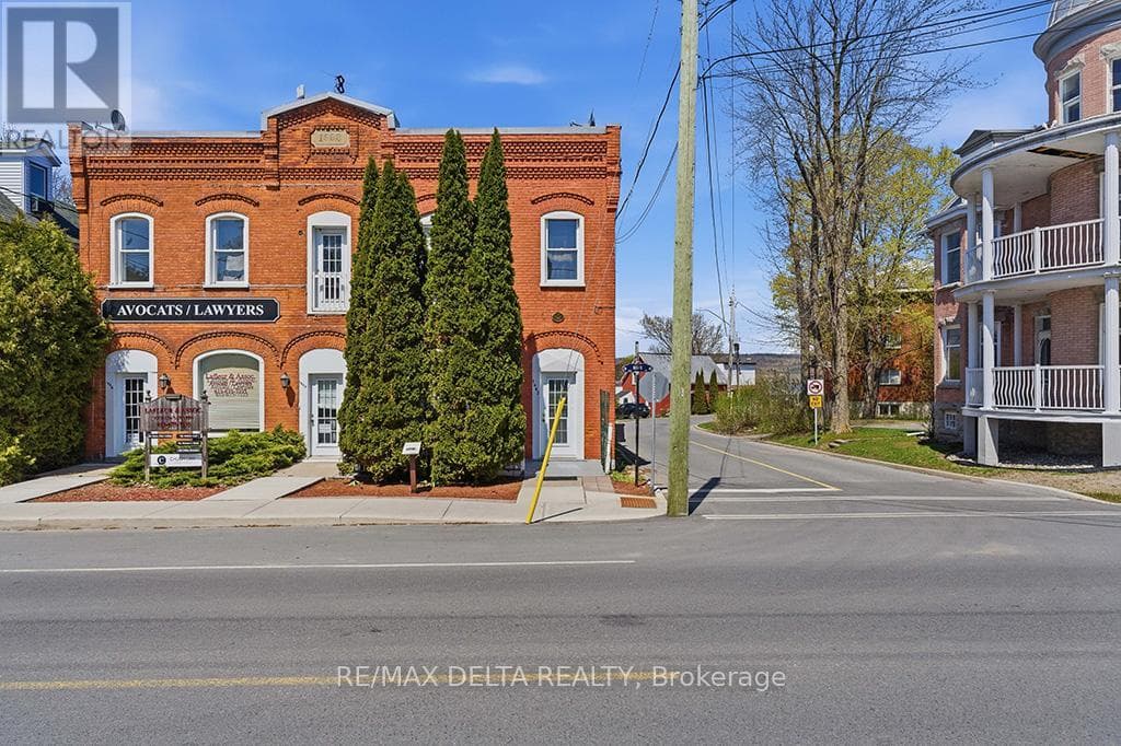 1040-1042 KING STREET in