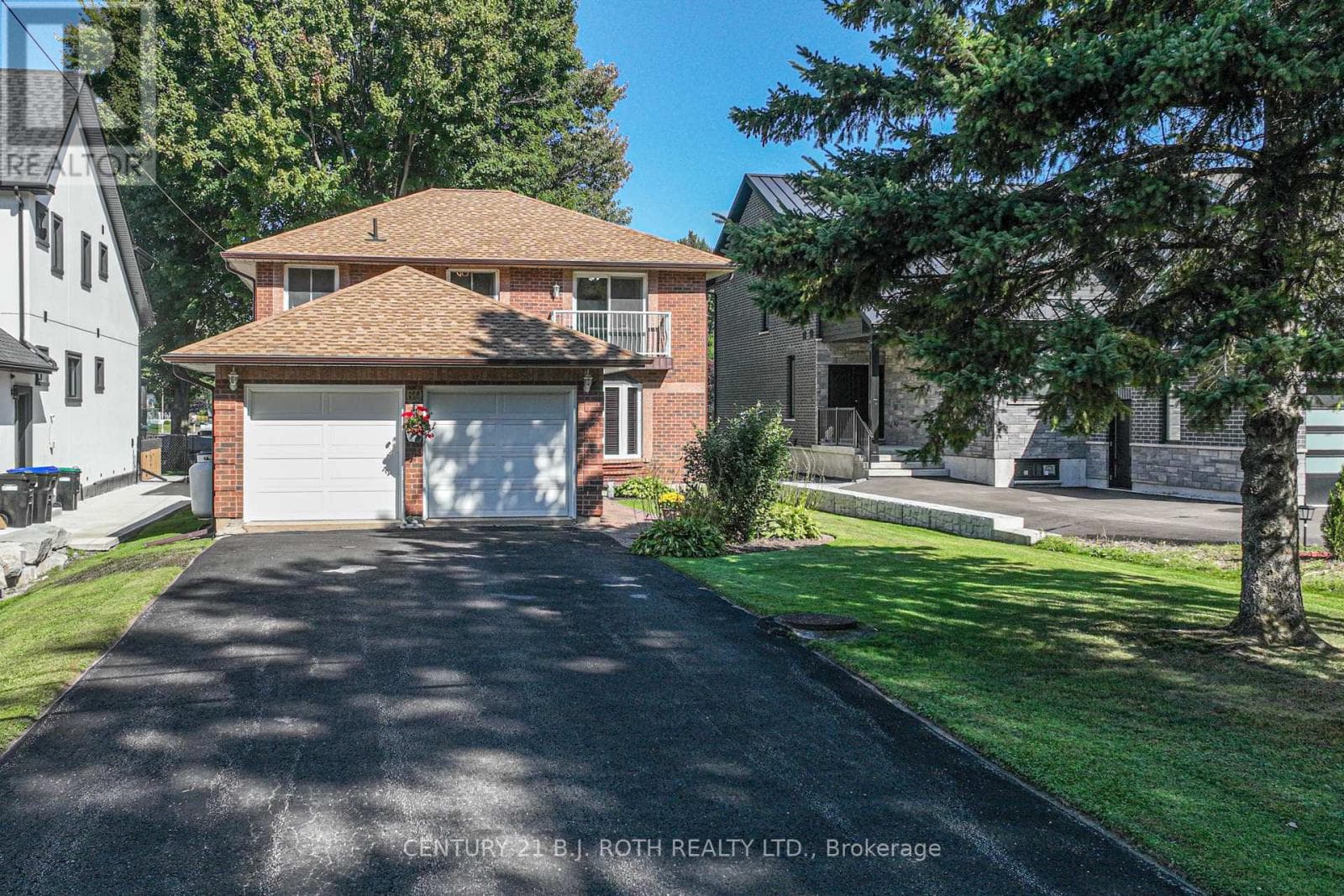 60 SIMCOE ROAD in