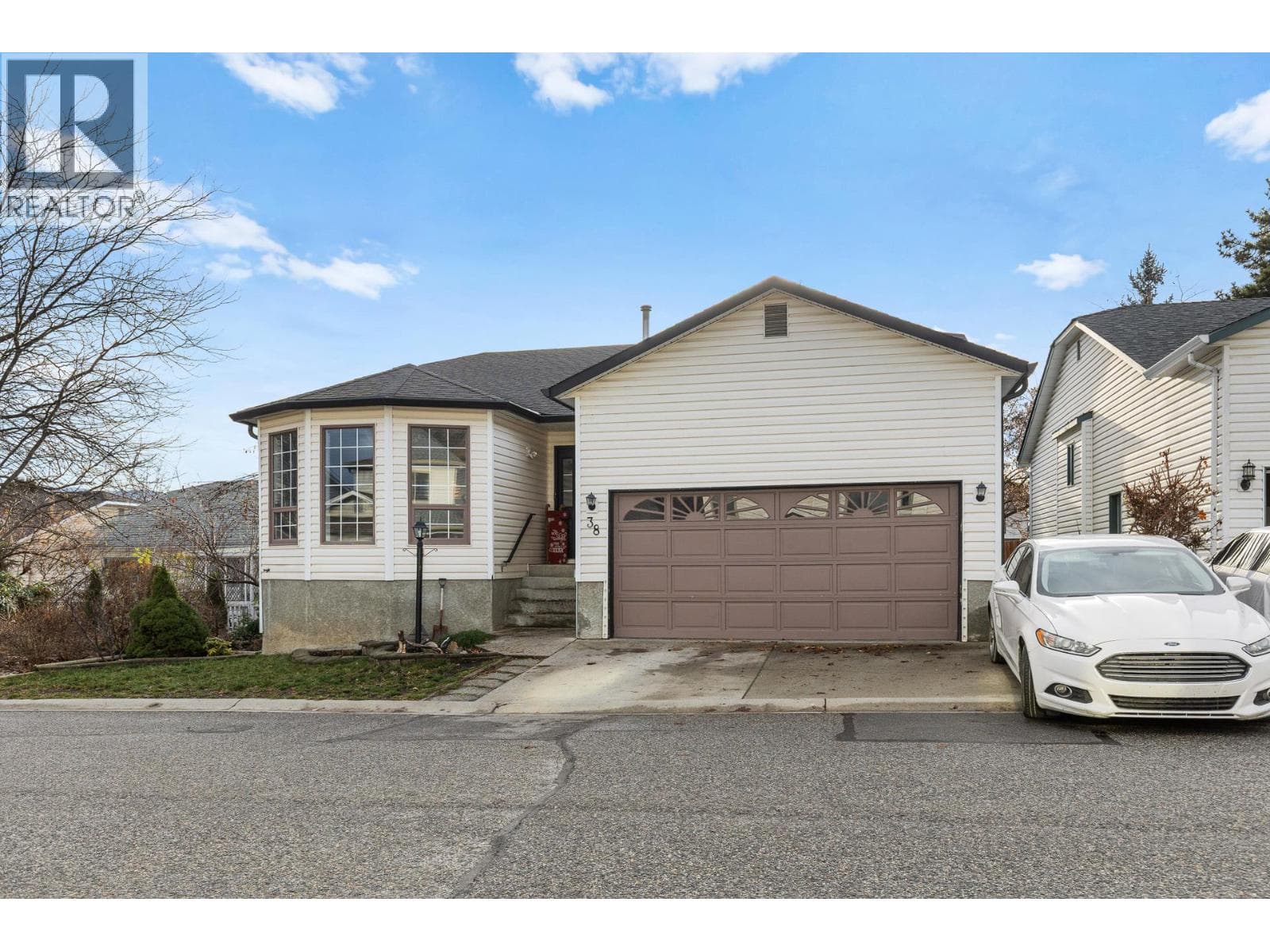 38 555 GLENMEADOWS ROAD in Glenmore - Clifton - Dilworth
