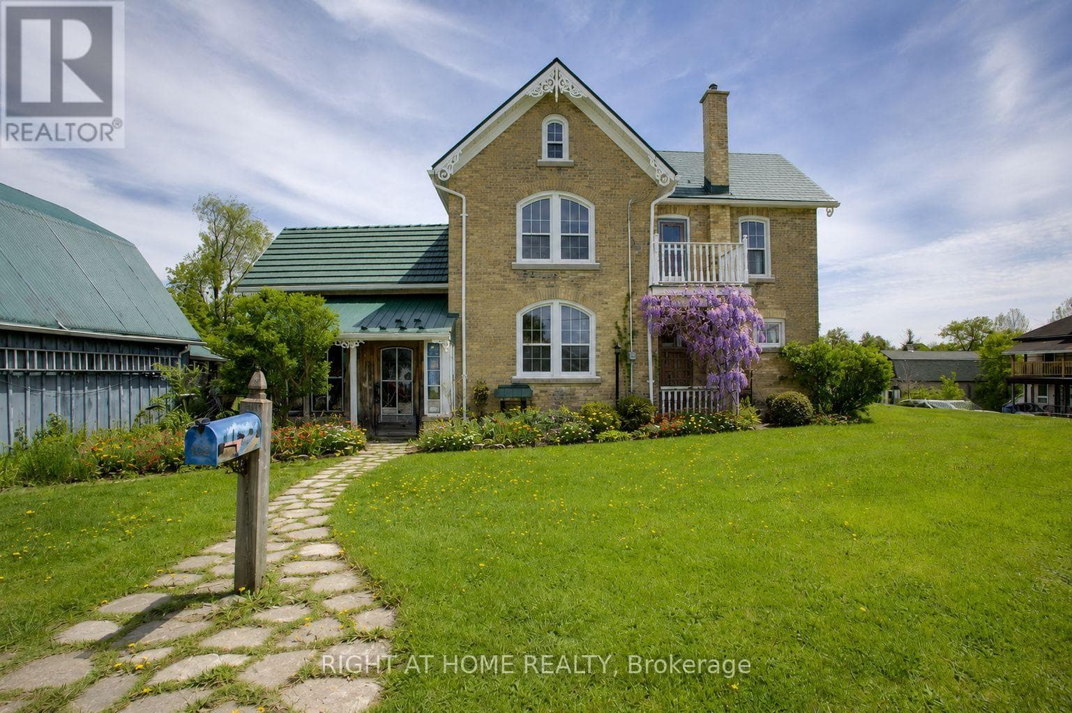 402 LAMBTON STREET EAST in