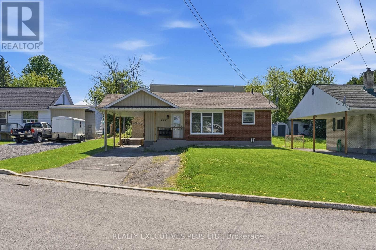 448 DOMINION STREET S in