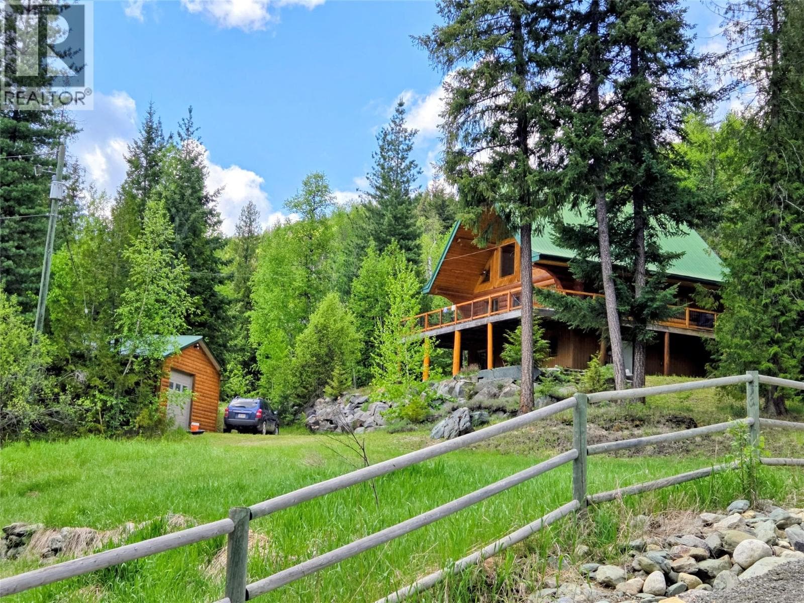 4221 Barriere Lakes Road in