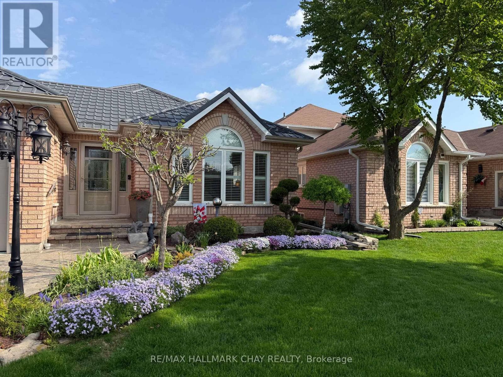 4 DARLING CRESCENT in