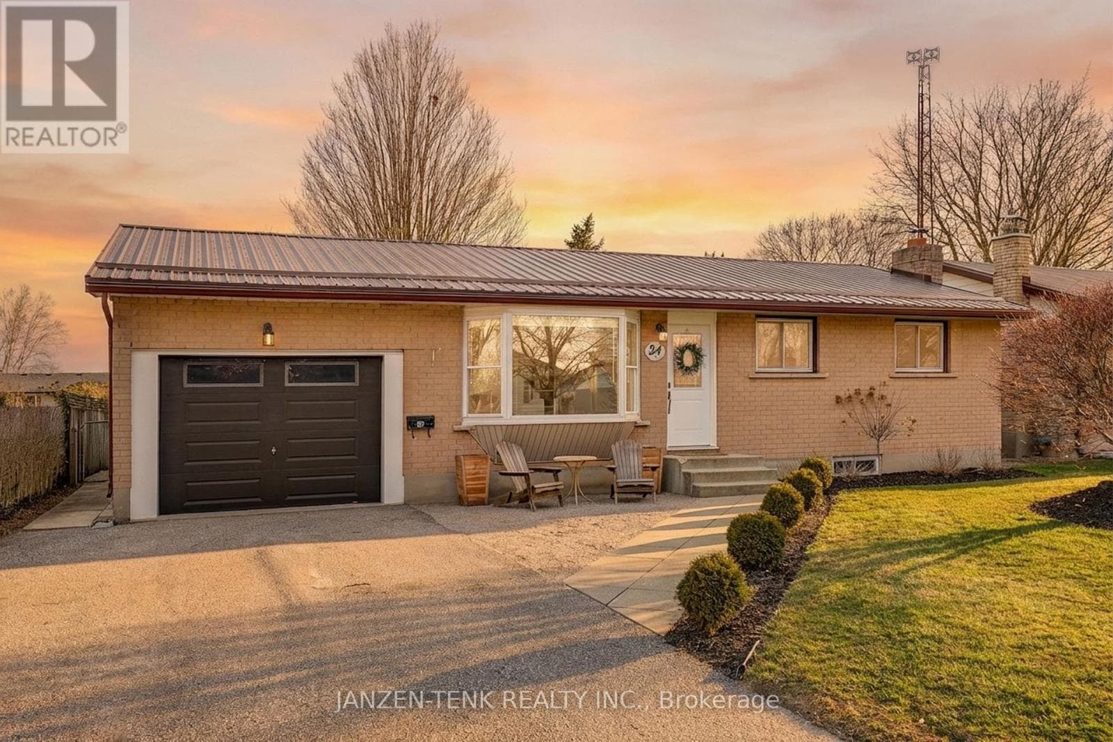 24 CENTENNIAL AVENUE in