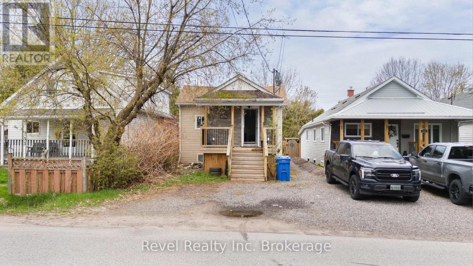 155 DUKE STREET W in