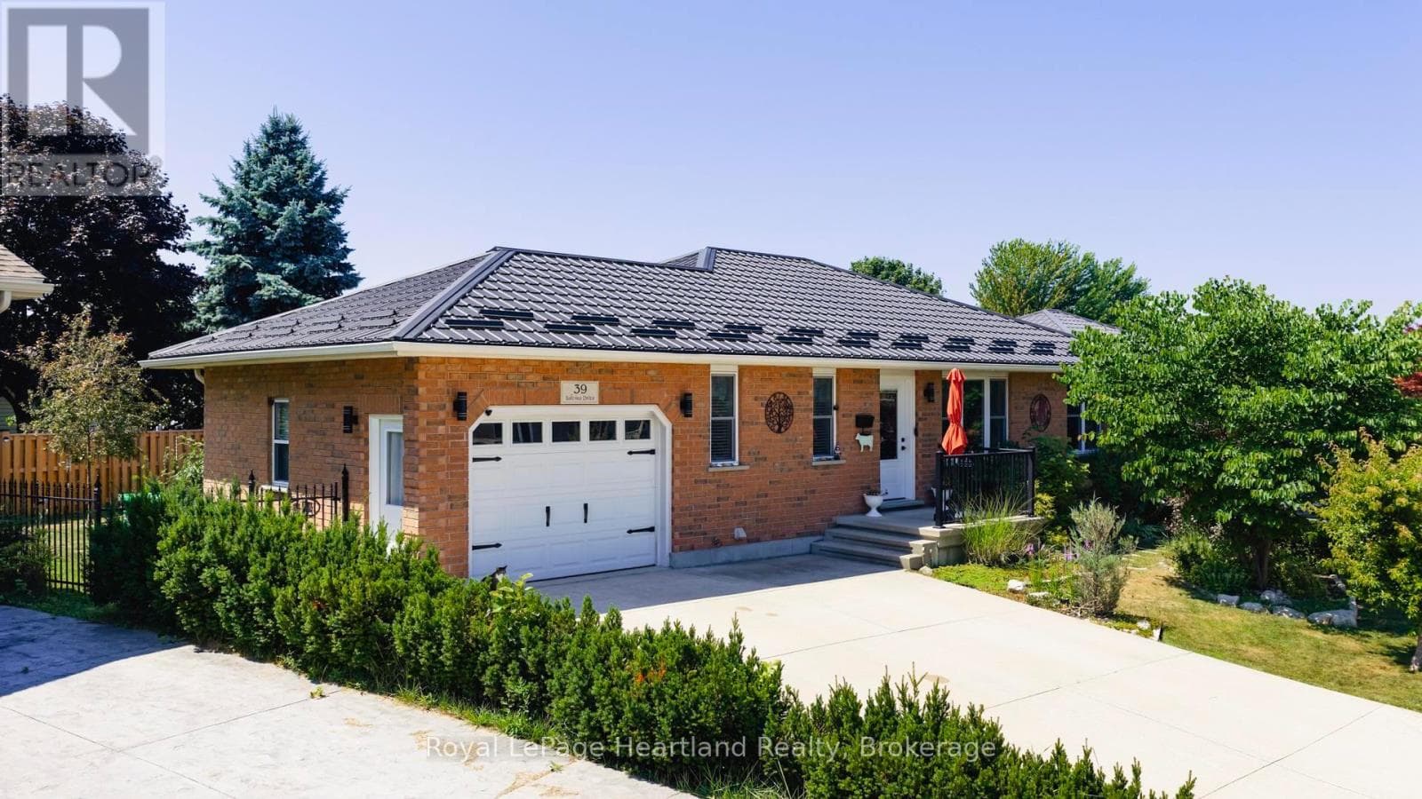 39 BALVINA DRIVE WEST in