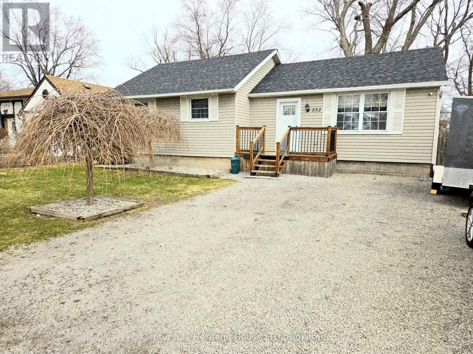552 LAKEVIEW ROAD in