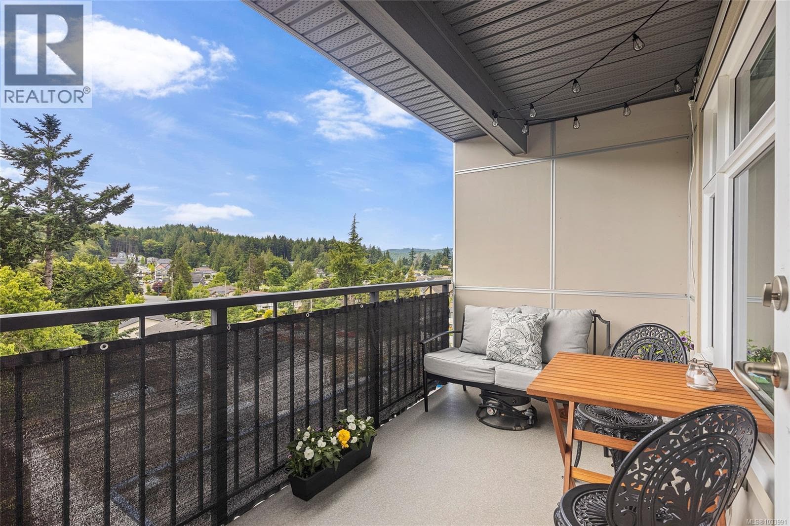 417 2655 Sooke Rd in Glen Lake