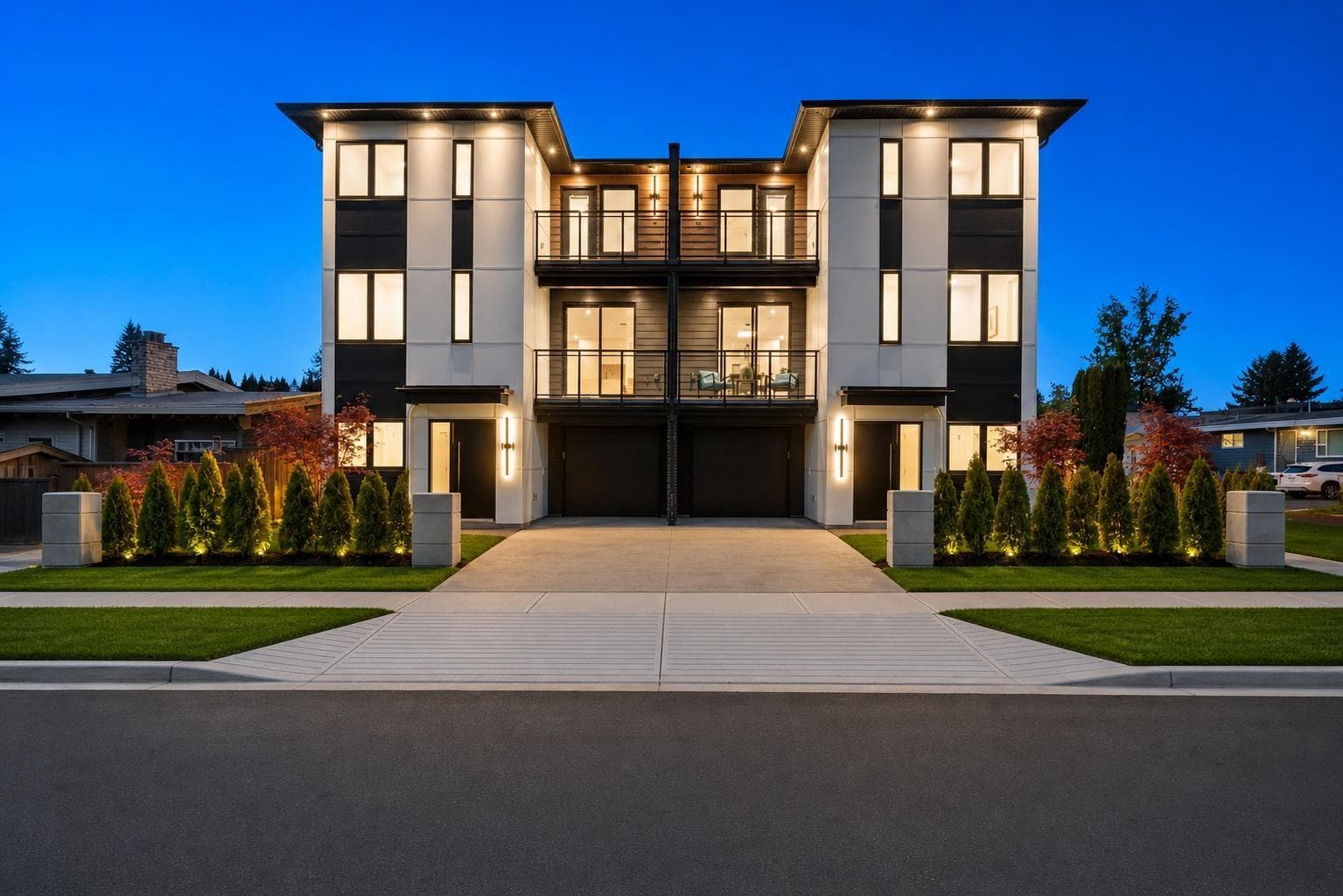 2 2491 LYNDEN STREET in City Centre