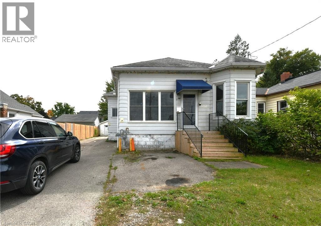 274 WELLINGTON Street in
