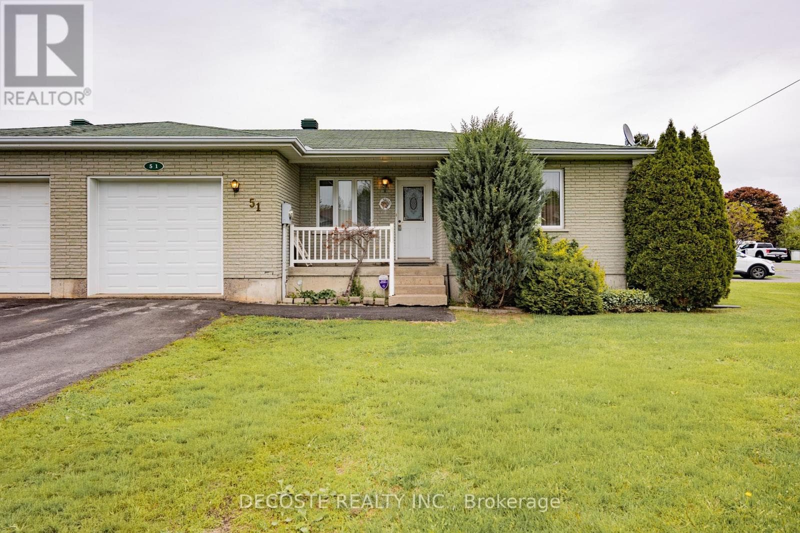 51 SANDFIELD AVENUE N in