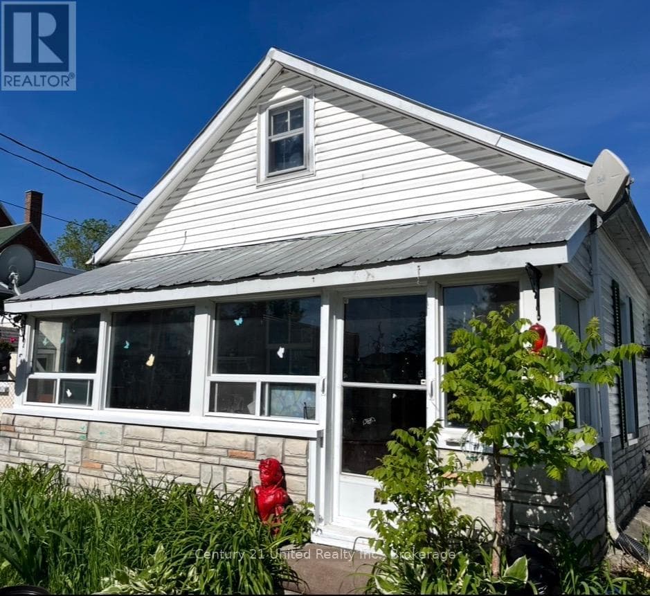 22 CHURCHILL DRIVE in