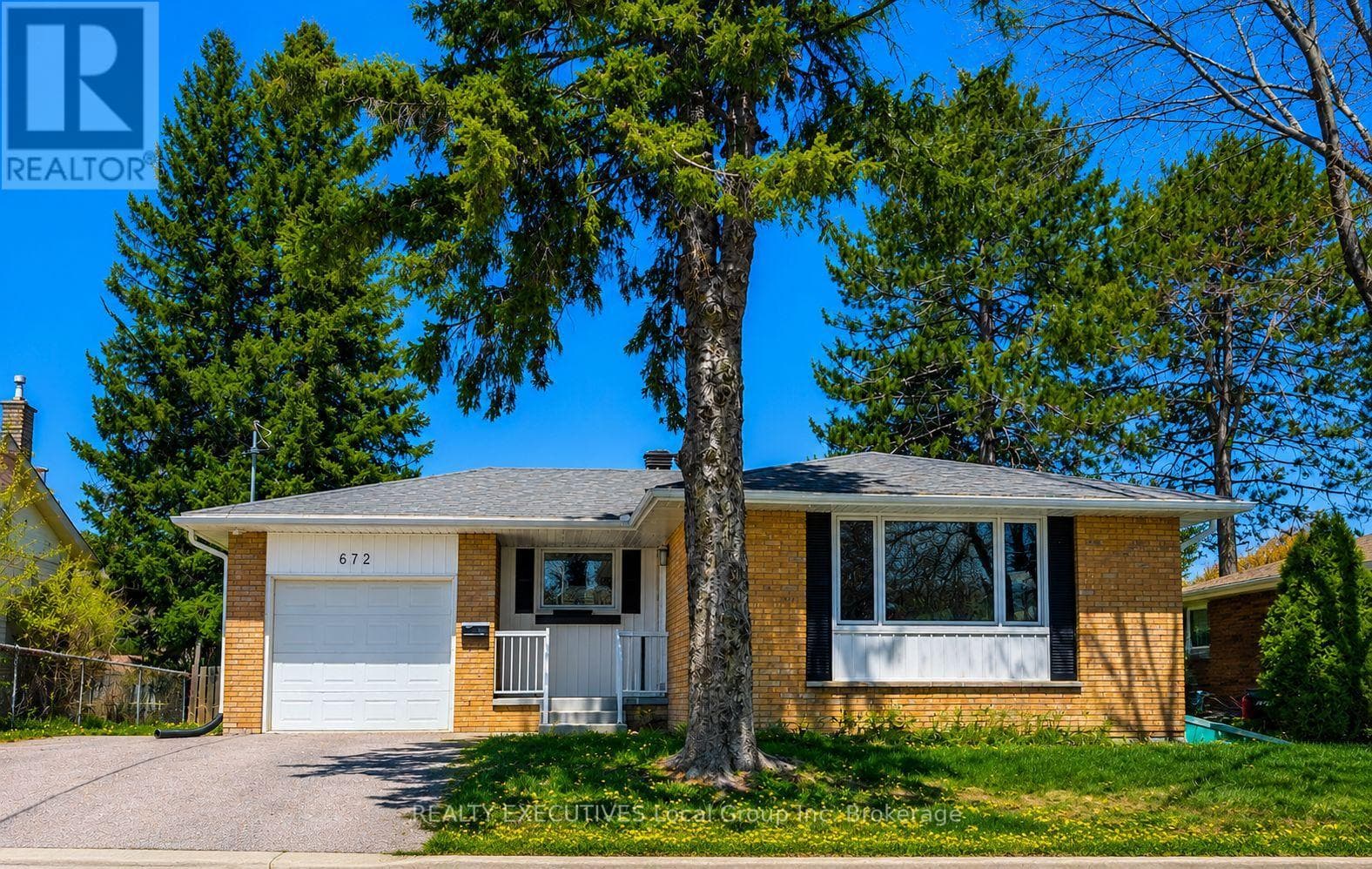 672 NORMAN AVENUE in