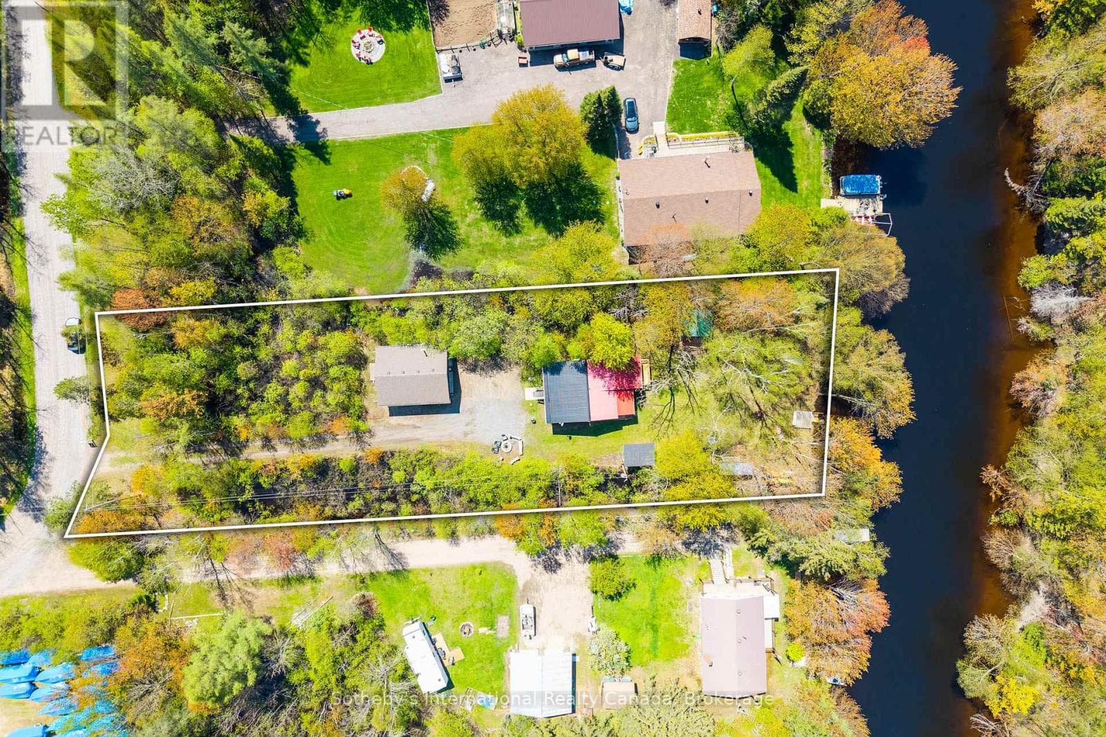 29 HORSESHOE LANE in