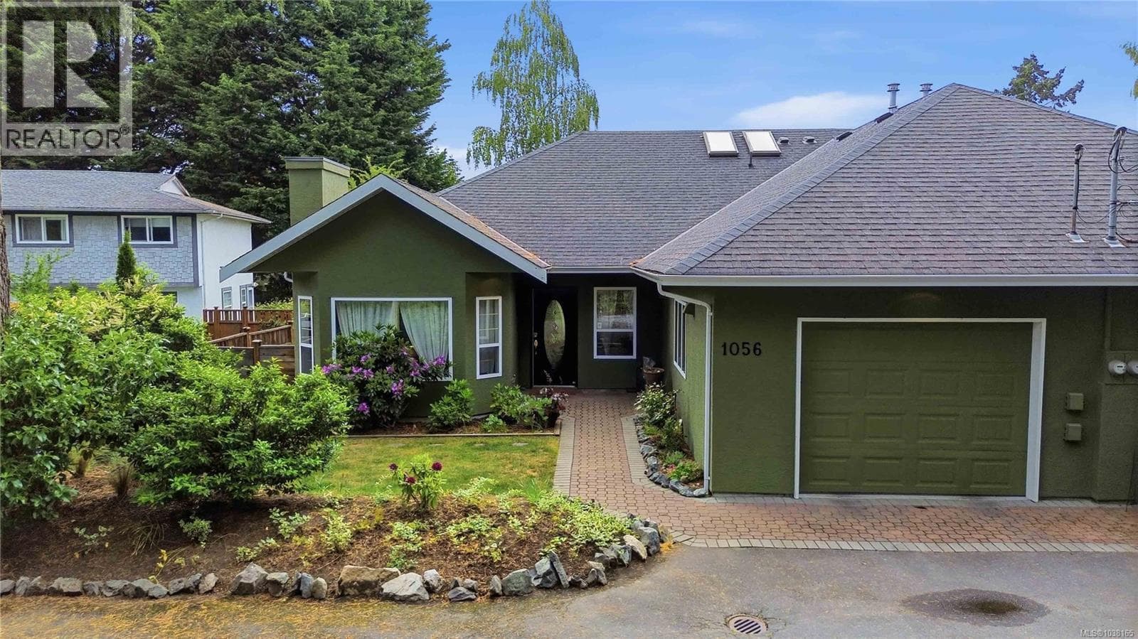 1056 Holly Park Rd in