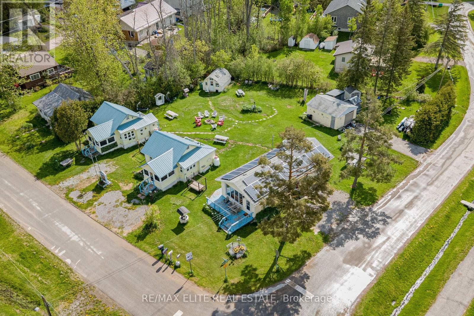 10 ALEXANDER AVENUE in Lindsay