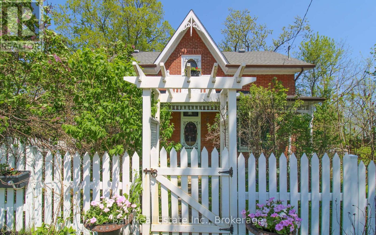 1175 HERITAGE LINE in
