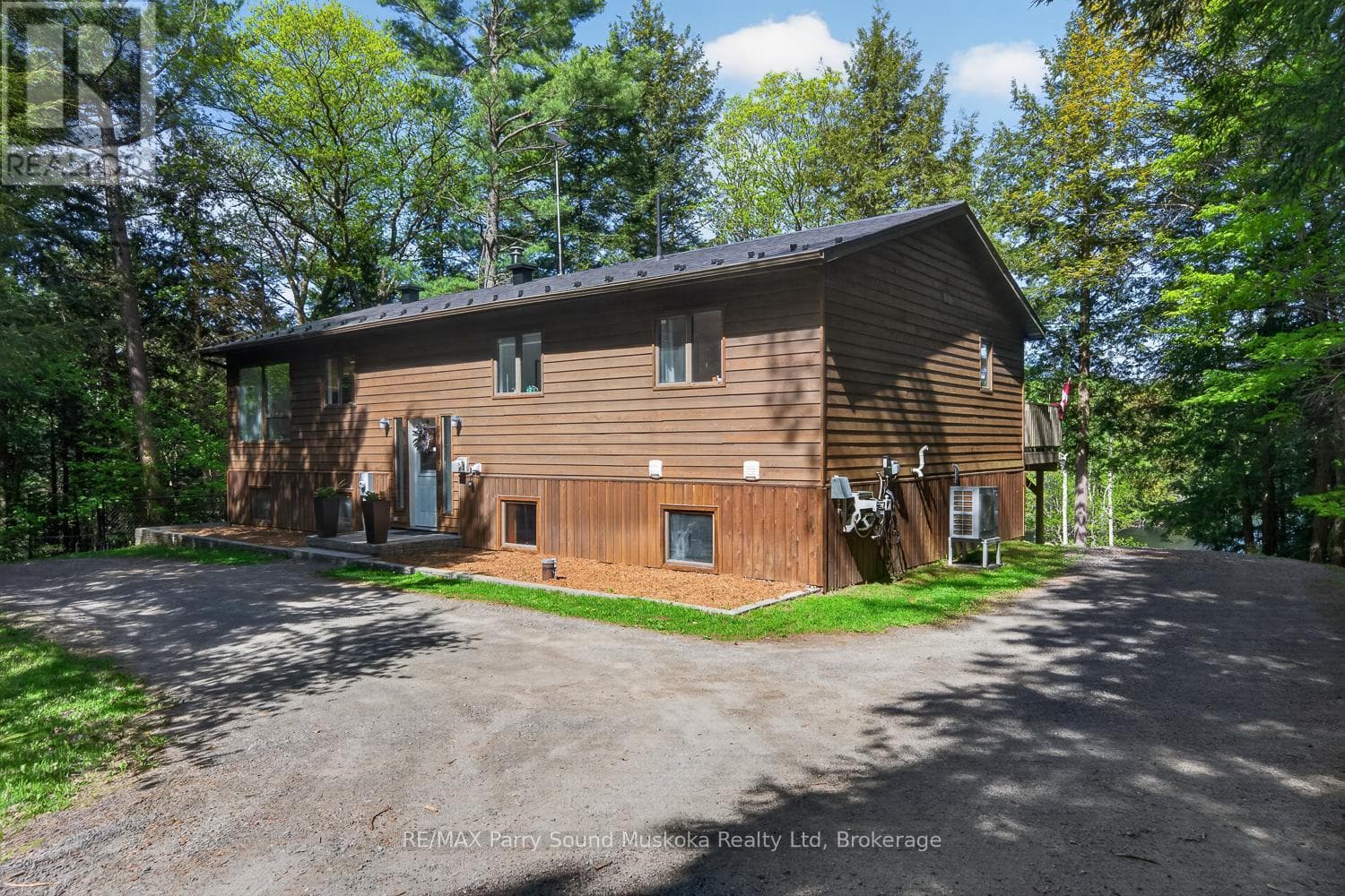 34 SILVER POINT ROAD in