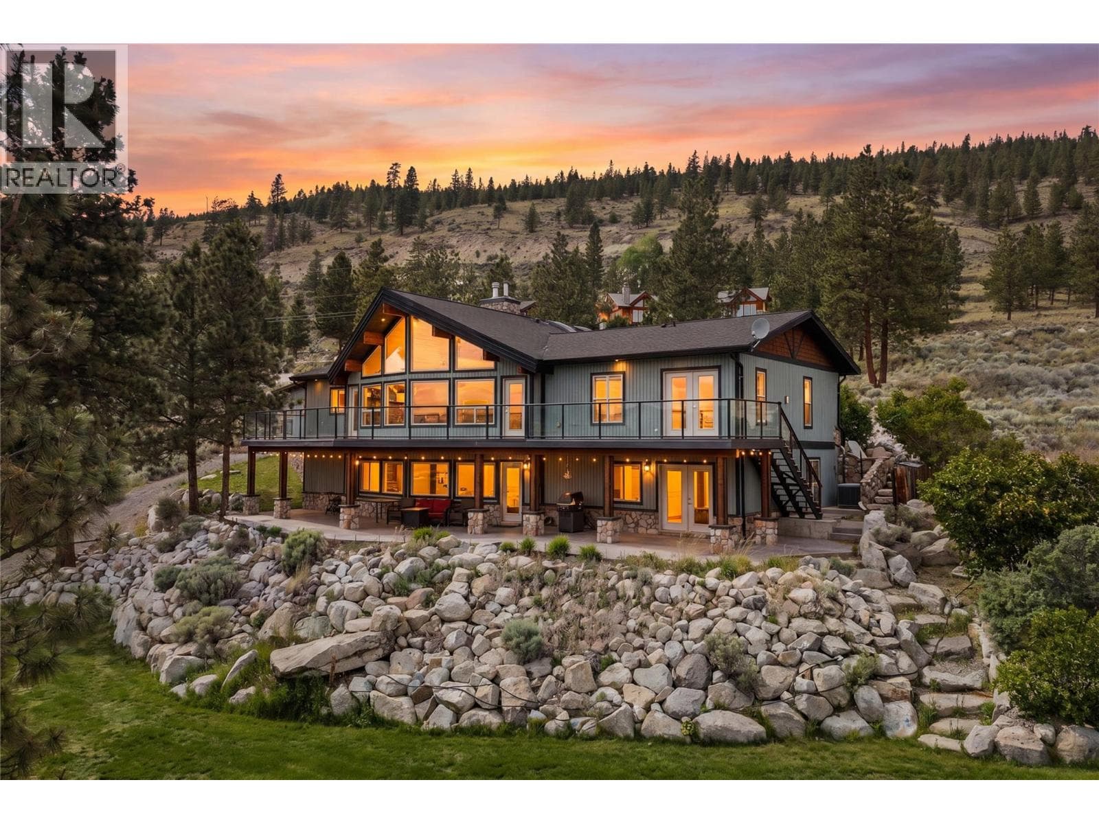 6488 Monck Park Road in