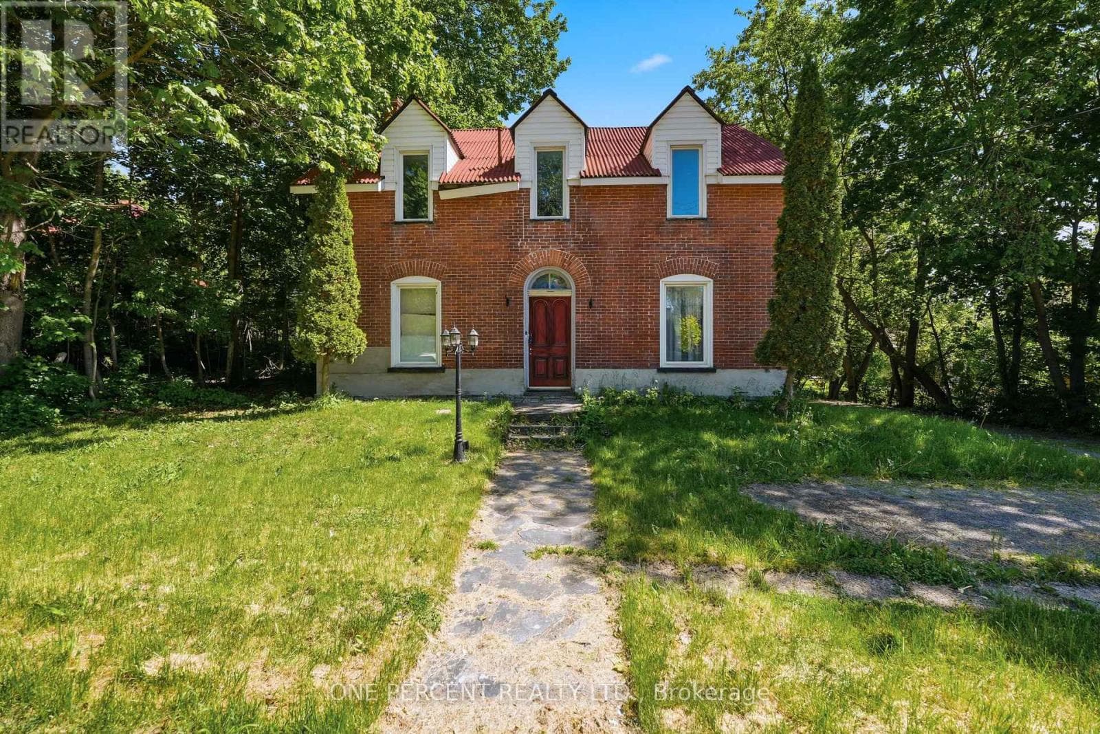 213 ST LAWRENCE STREET EAST STREET E in