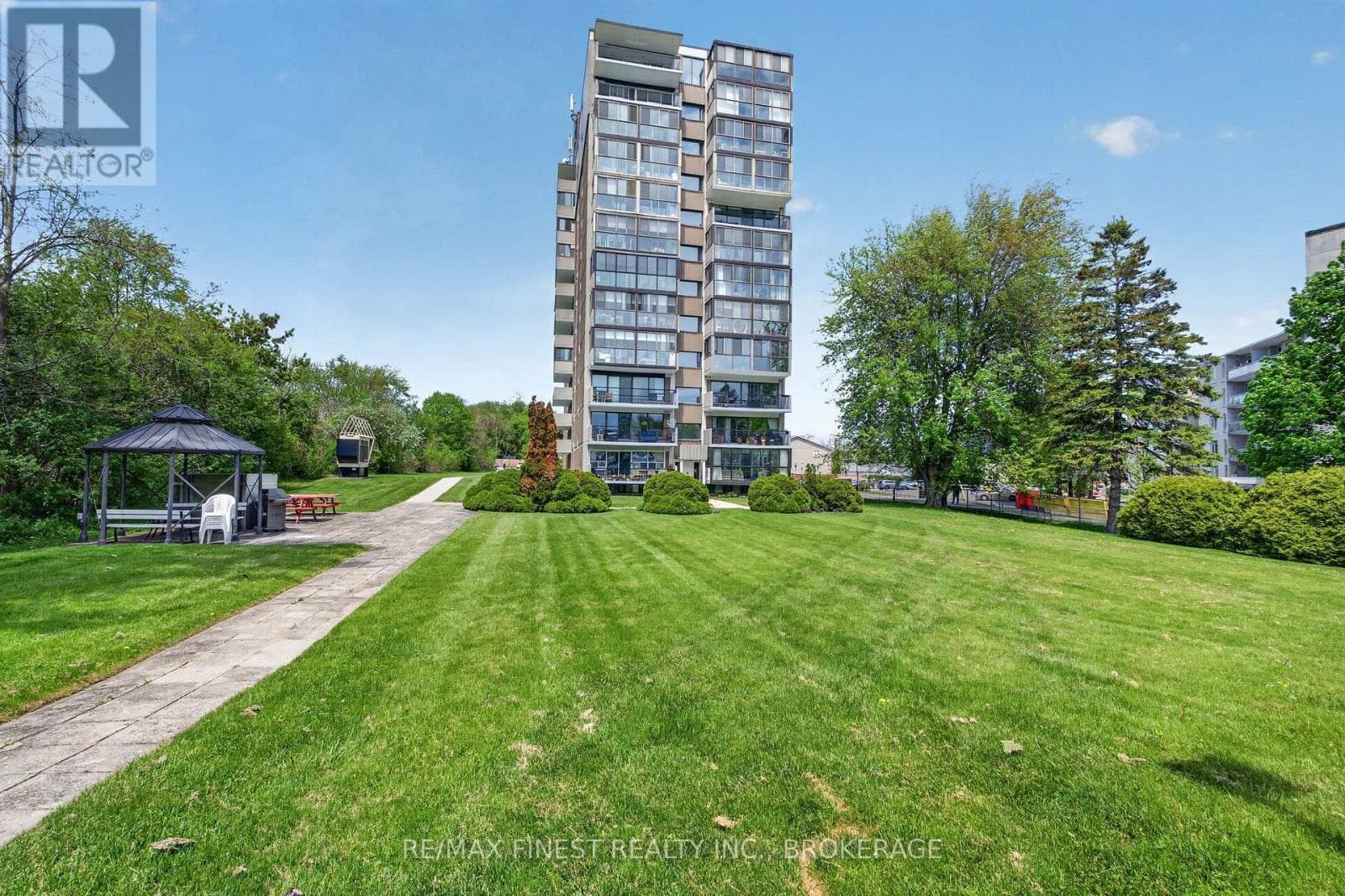 206 - 2 MOWAT AVENUE in Portsmouth