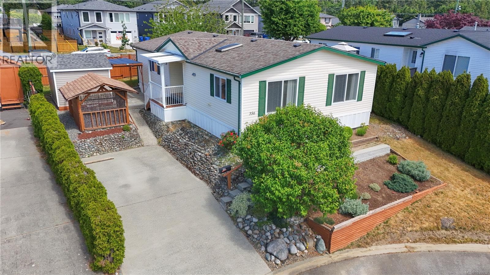 4 356 Aspen Way in Chase River