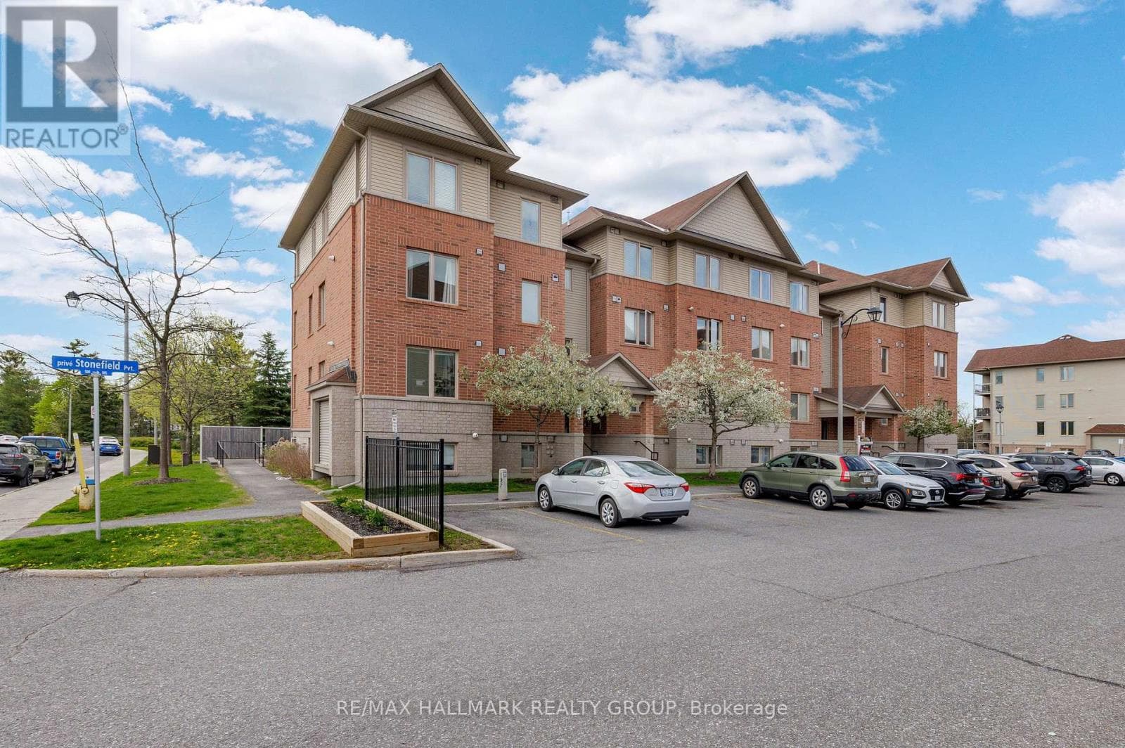 6 - 500 STONEFIELD PRIVATE in RIDEAUCREST - DAVIDSON HEIGHTS
