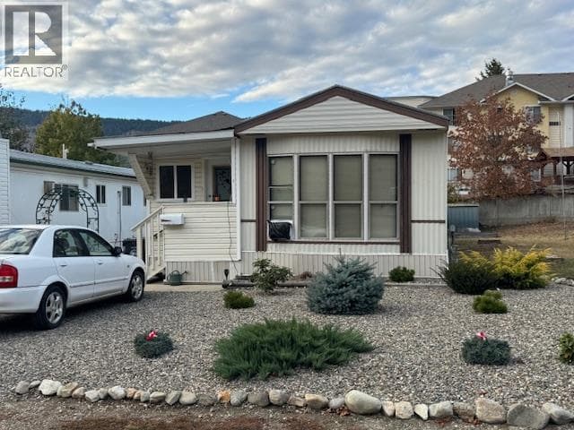 746 Thompson Avenue Unit# 3 in