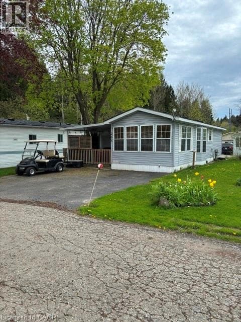 580 BEAVER CREEK Road Unit# 203 in West Waterloo