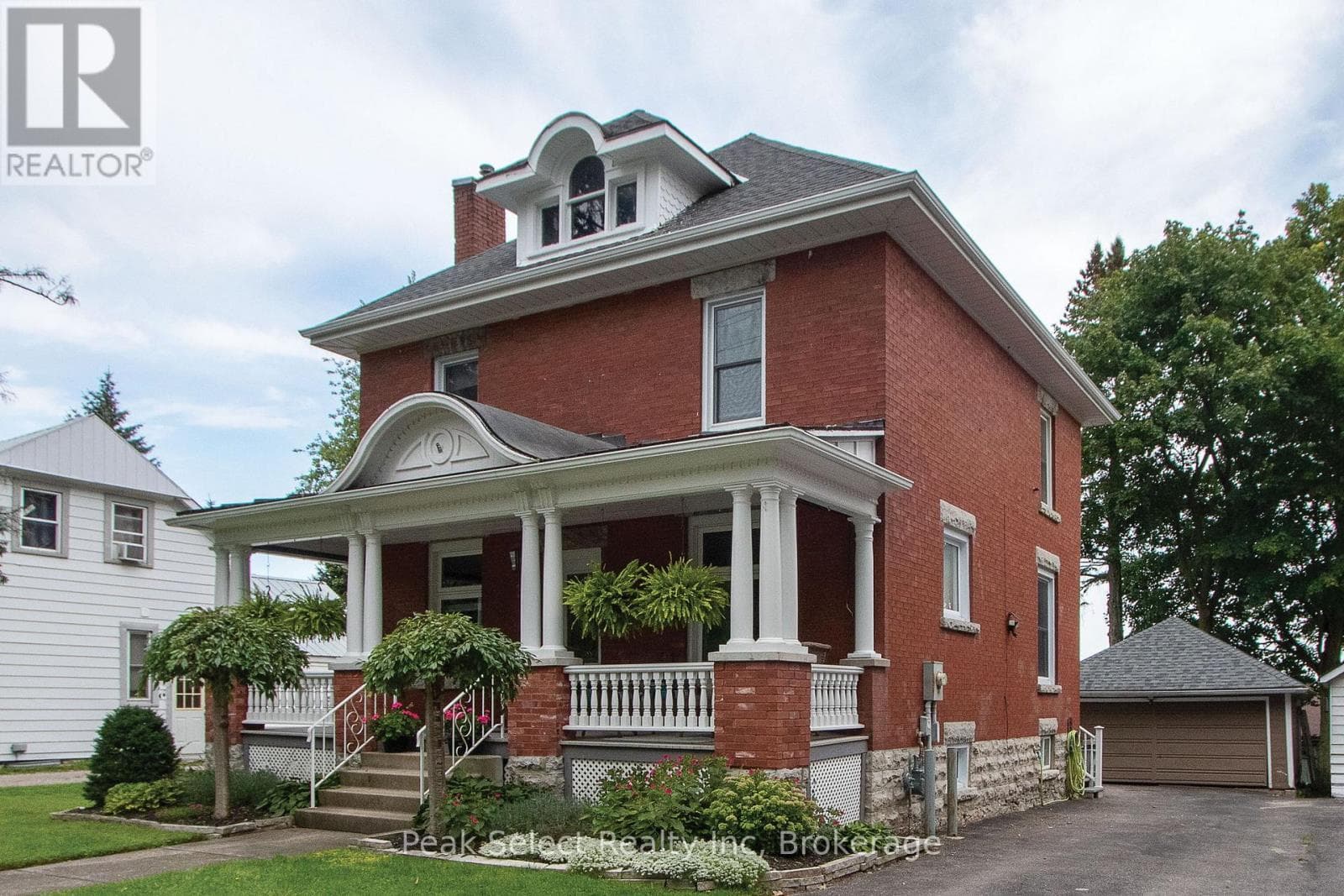 395 QUEEN STREET E in