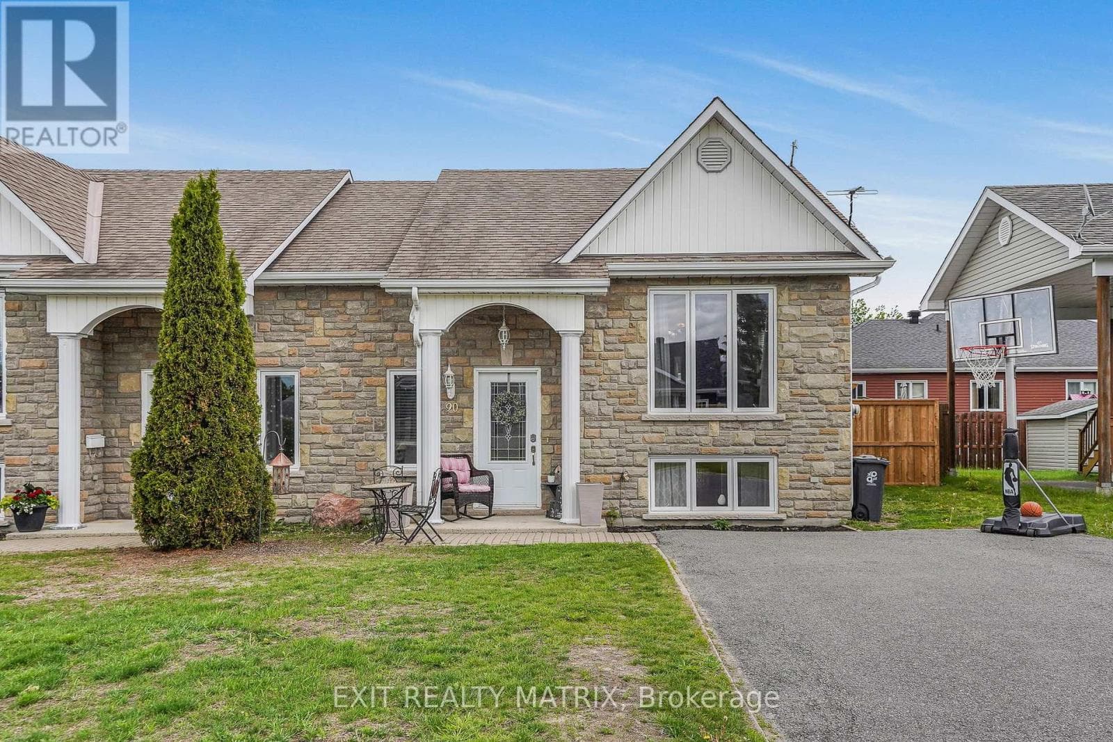 90 RICHARD STREET in