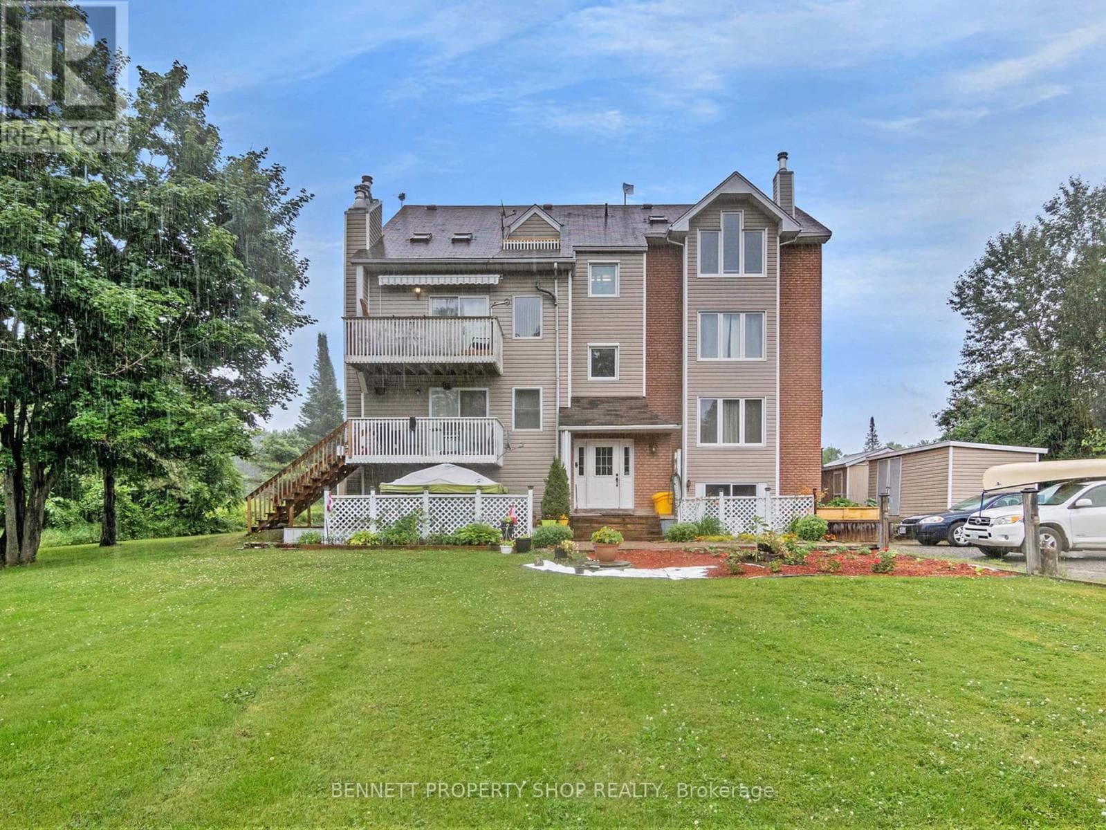 4D - 1036 BARRYVALE ROAD in