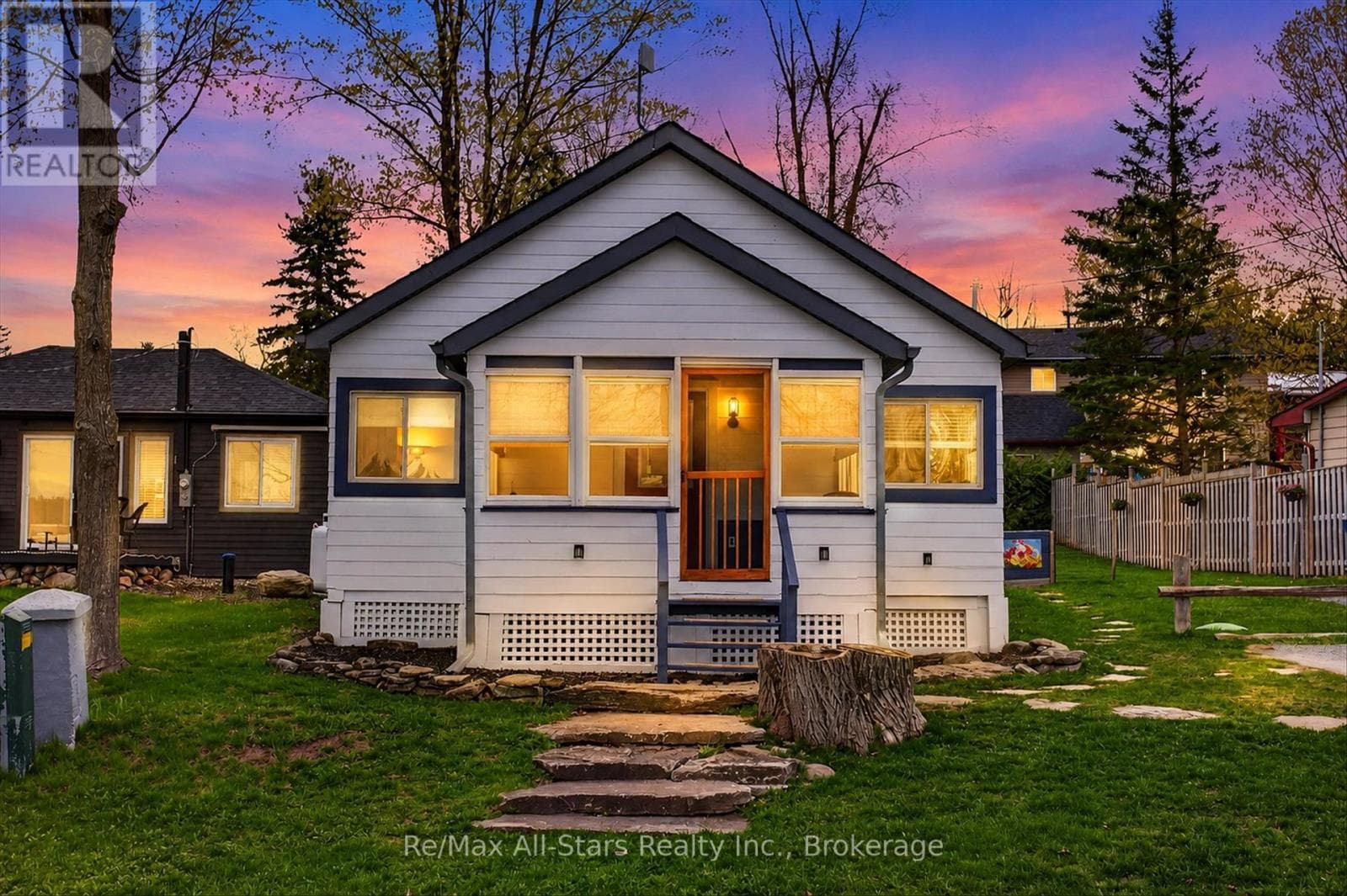2 ELDER STREET in Lindsay