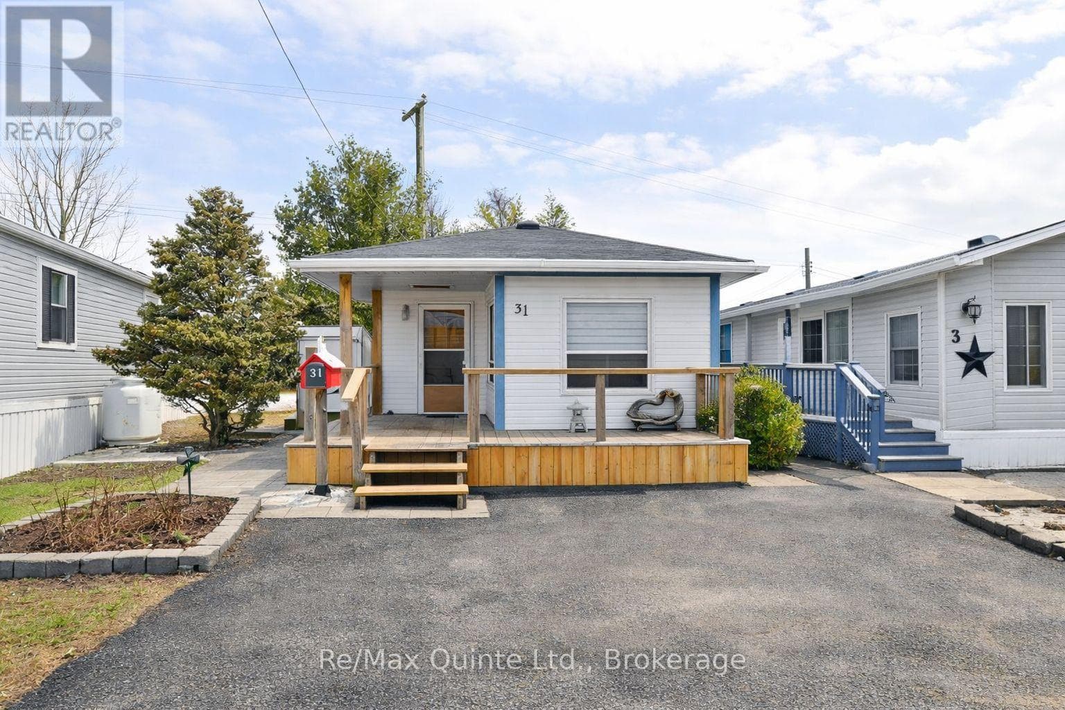 31 - 311 DUNDAS STREET E in