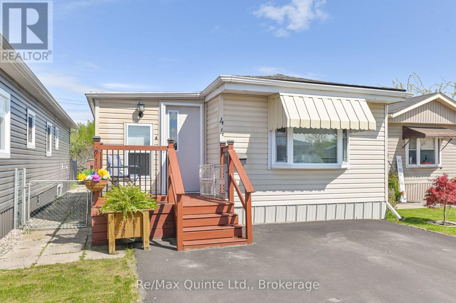 44 - 311 DUNDAS STREET in